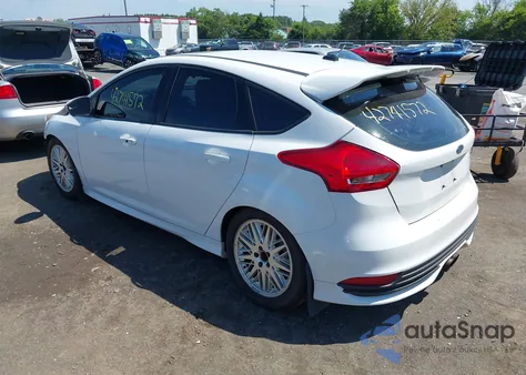2017 Ford Focus St z USA, uszkodzony, nr VIN 1FADP3L95HL227872